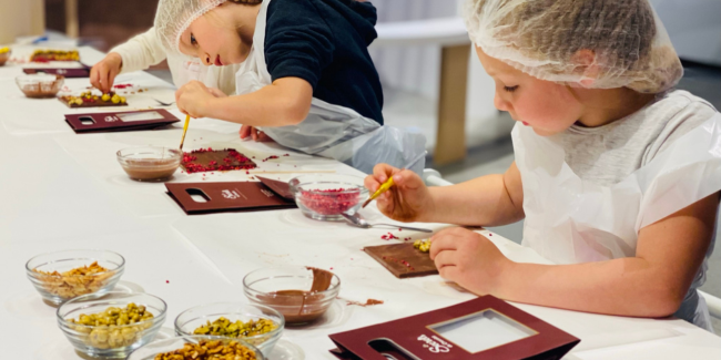 Atelier de fabrication de chocolat pour enfants